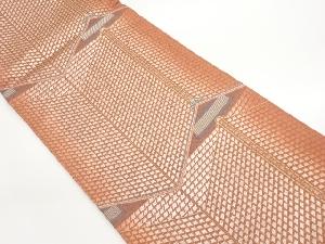 屋根に幾何学模様織出し袋帯